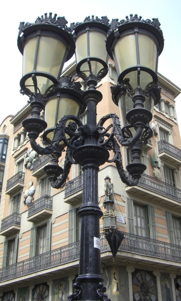 Casa Bruno Cuadros, Las Ramblas
